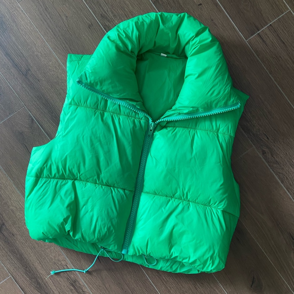 Green Cropped Puffer Vest Women's small